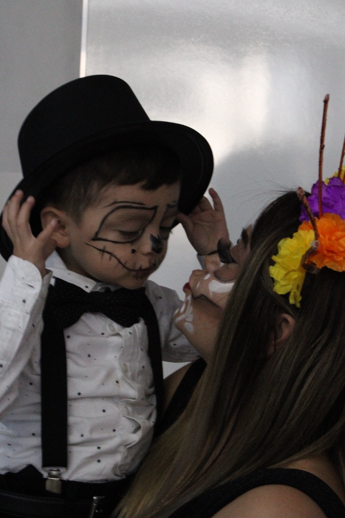 Niño caracterizado de catrín